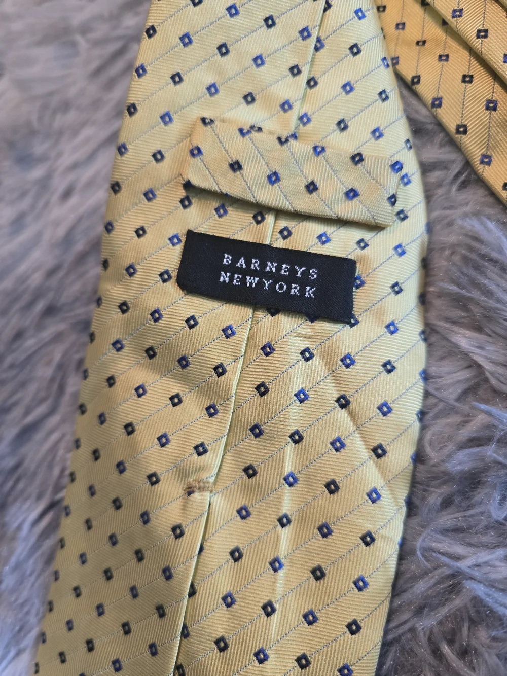 Barneys New York Yellow Triangle Dot Men's Silk Tie